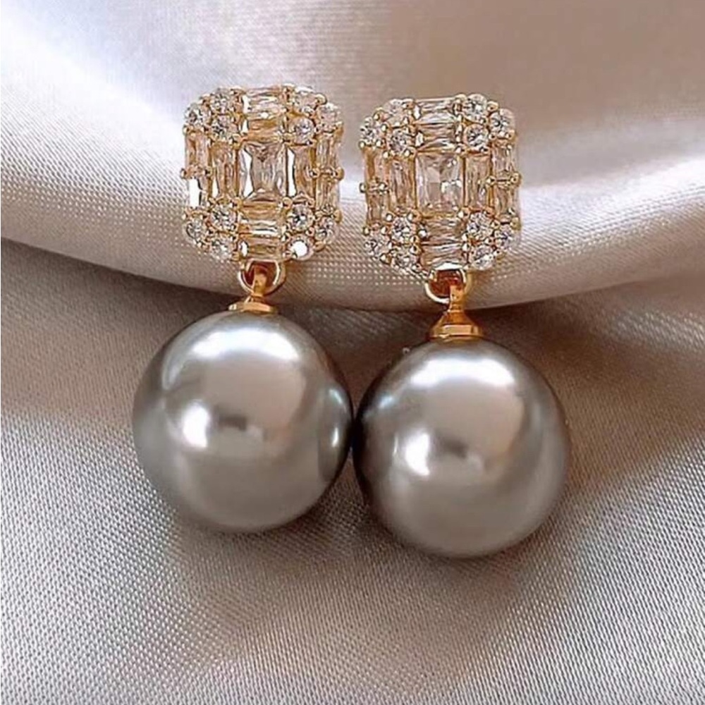 Elegant Gold  and Grey  Pearl Drop Earrings